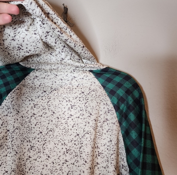 Green Bay Packers lightweight hoodies. Women's Size Large. - Picture 12 of 16